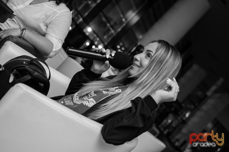 Karaoke Night, 