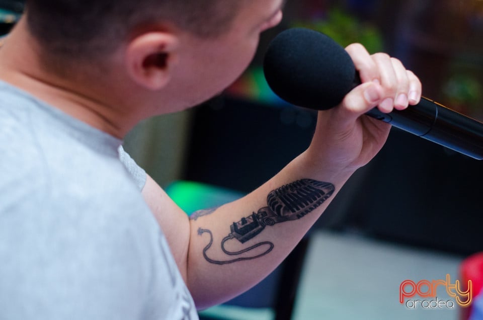 Karaoke Night, 