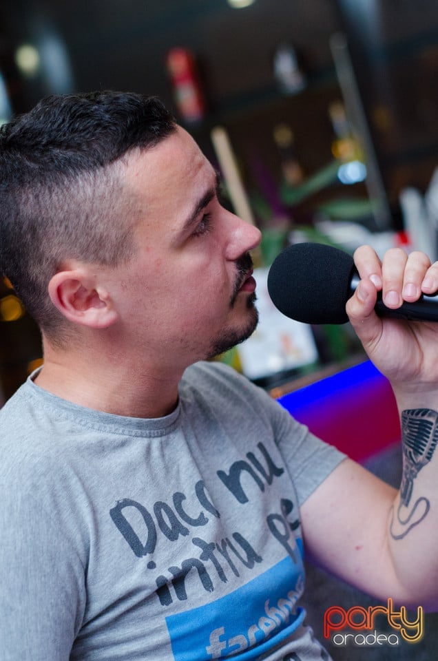 Karaoke Night, 