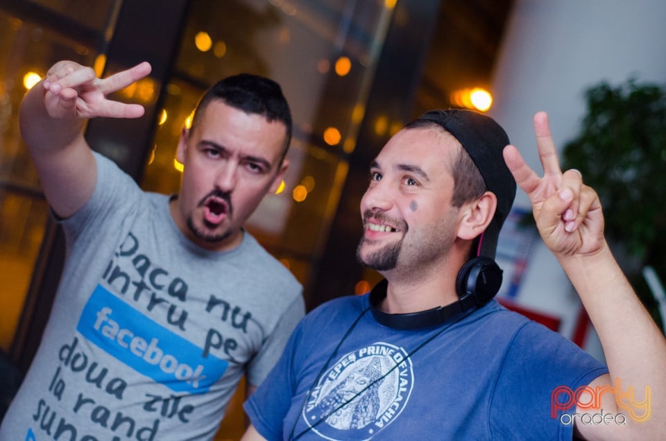Karaoke Night, 