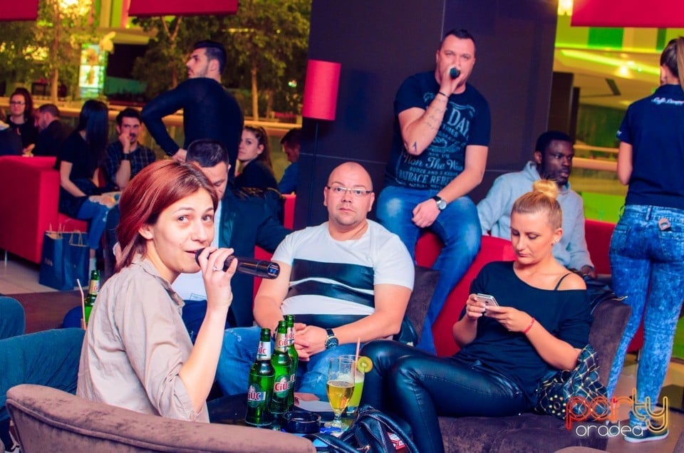 Karaoke Night, Billy Art Club