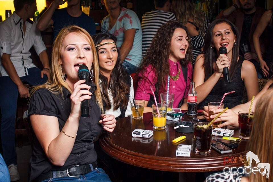 Karaoke night, Green Pub