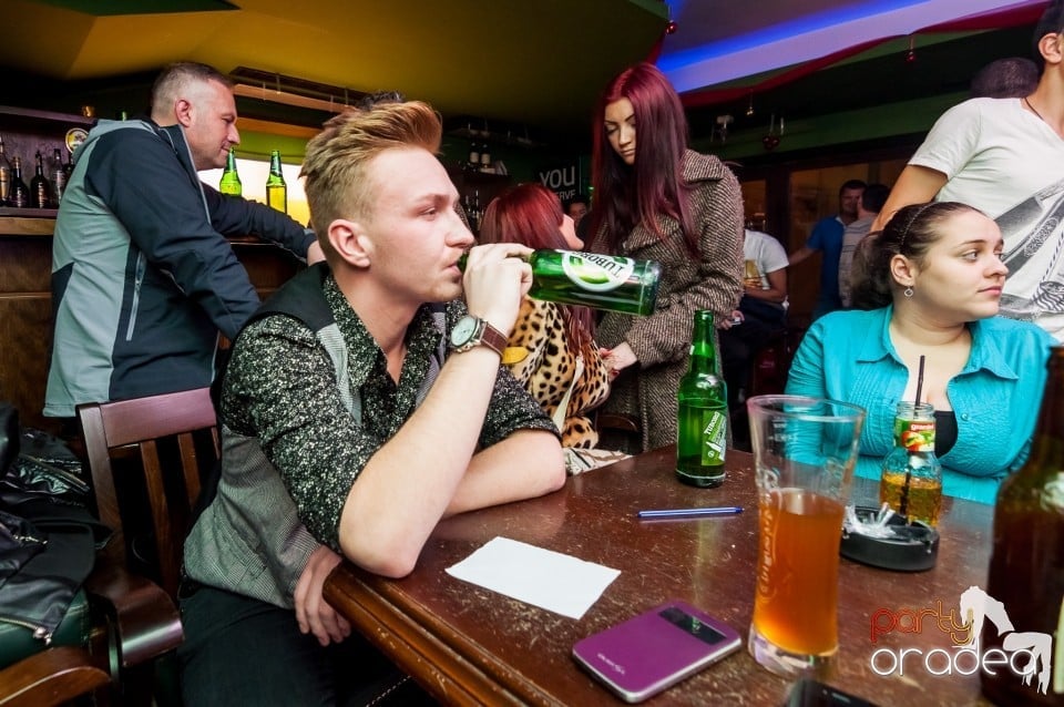 Karaoke night, Green Pub