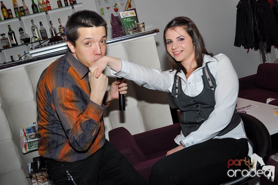 Karaoke Party @ Blondy's Art Café, 