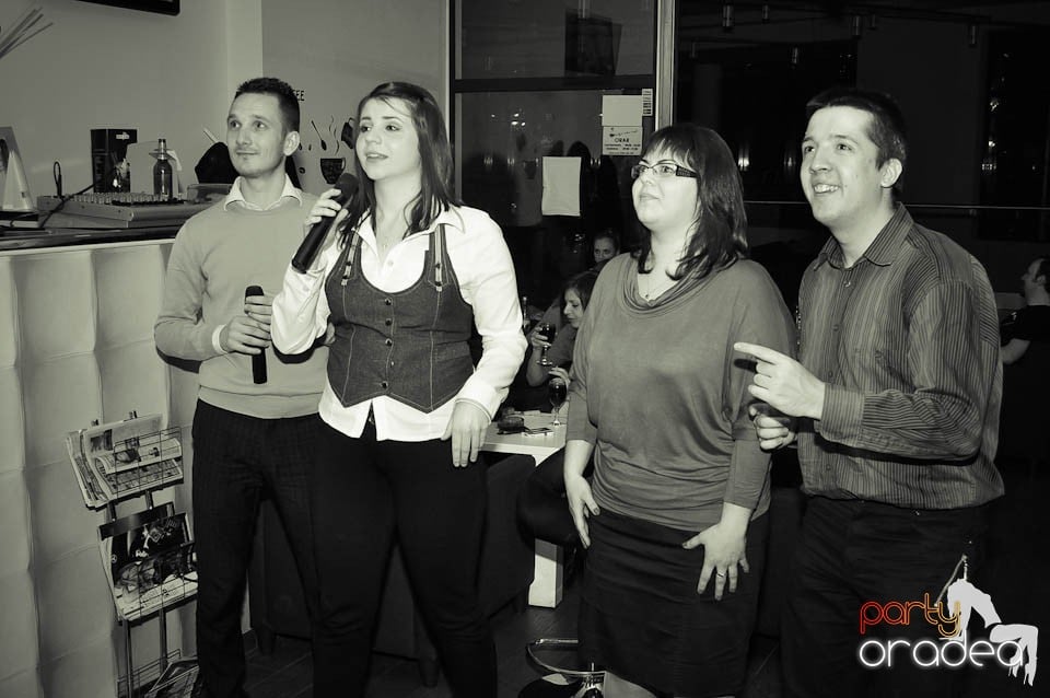 Karaoke Party @ Blondy's Art Café, 