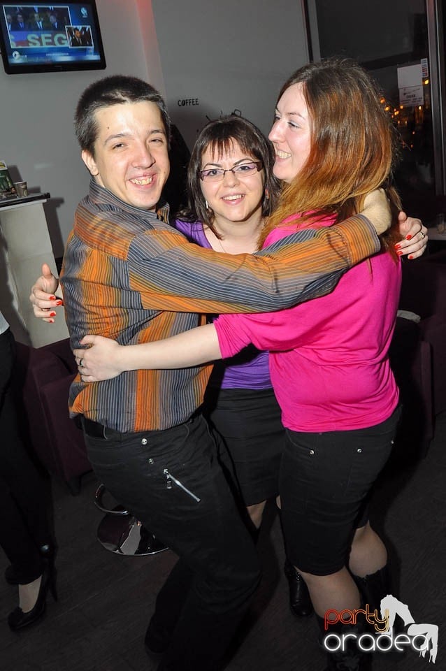 Karaoke Party @ Blondy's Art Café, 