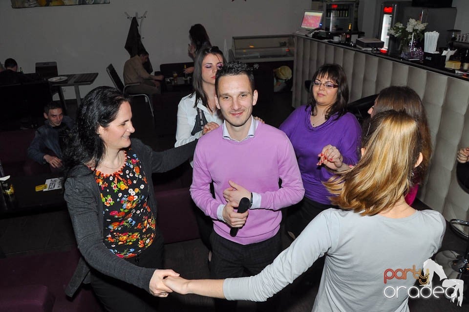 Karaoke Party @ Blondy's Art Café, 