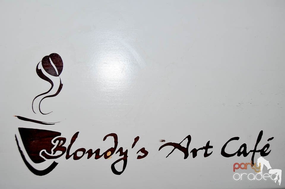 Karaoke Party @ Blondy's Art Café, 