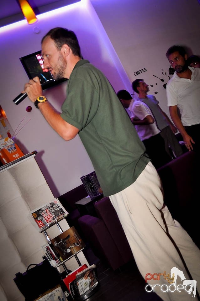 Karaoke Party în Blondy's Art Café, 