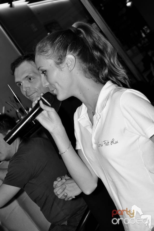 Karaoke Party în Blondy's Art Café, 