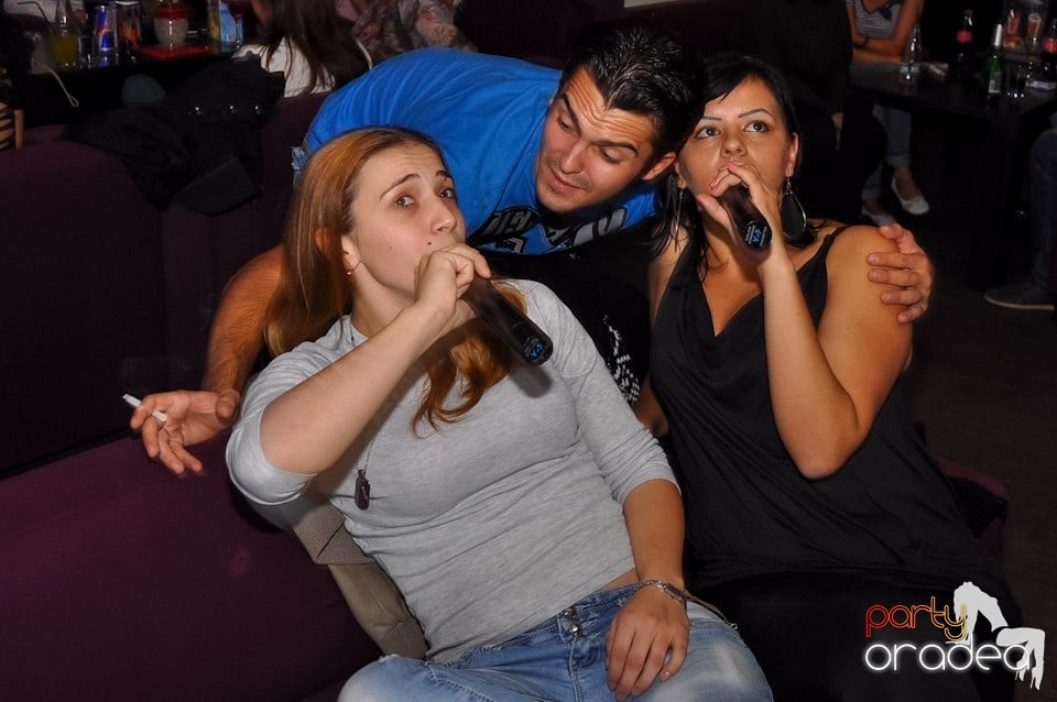 Karaoke Party în Blondy's Art Café, 