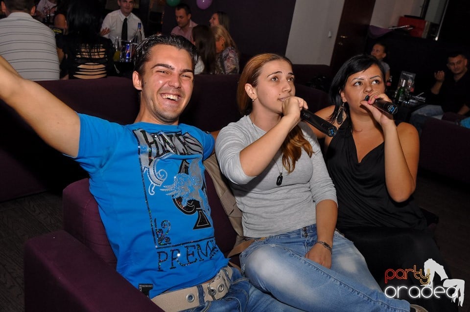 Karaoke Party în Blondy's Art Café, 