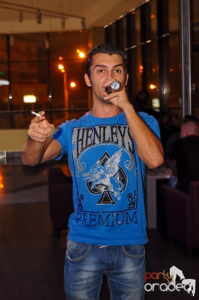 Karaoke Party în Blondy's Art Café, 