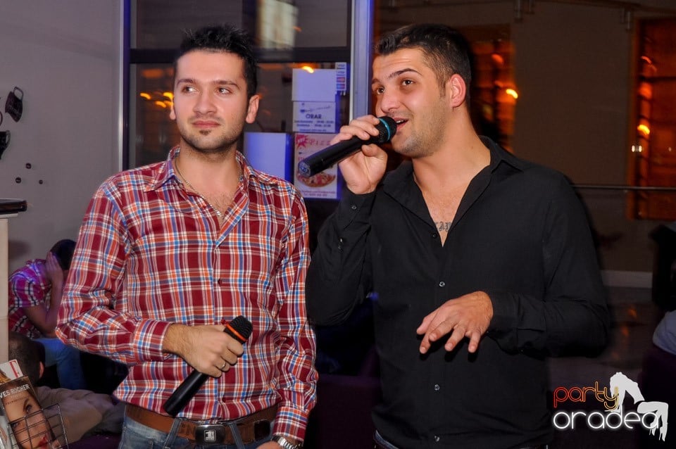 Karaoke Party în Blondy's Art Café, 