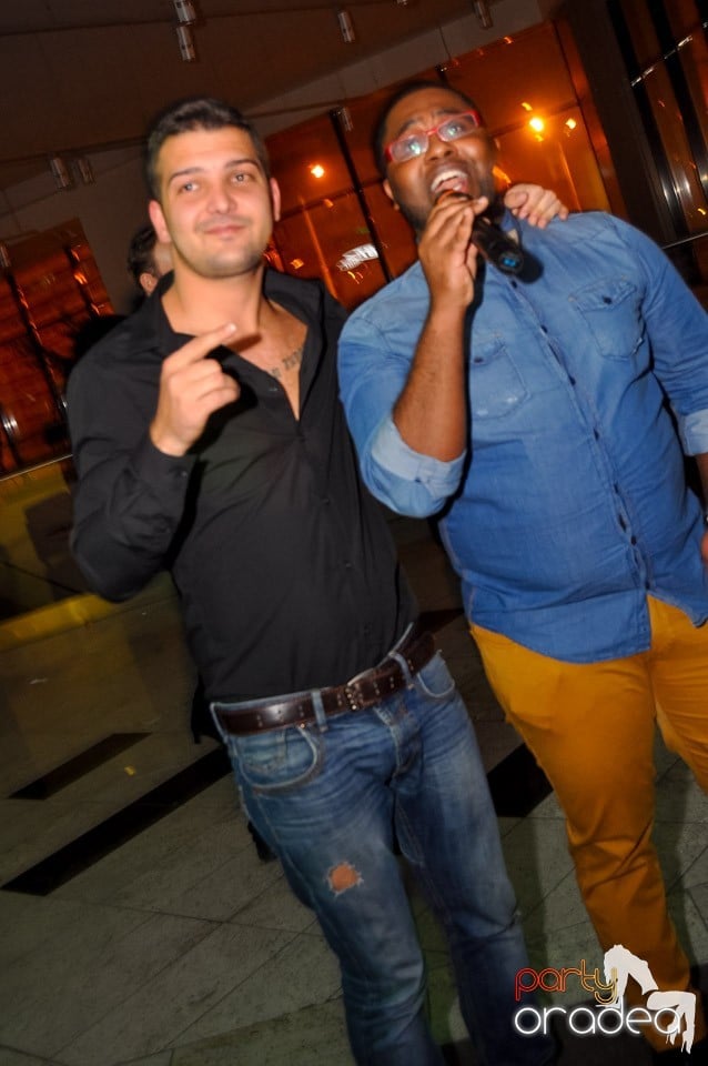 Karaoke Party în Blondy's Art Café, 