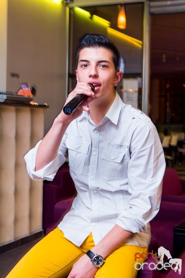 Karaoke Party în Blondy's Art Cafe, 