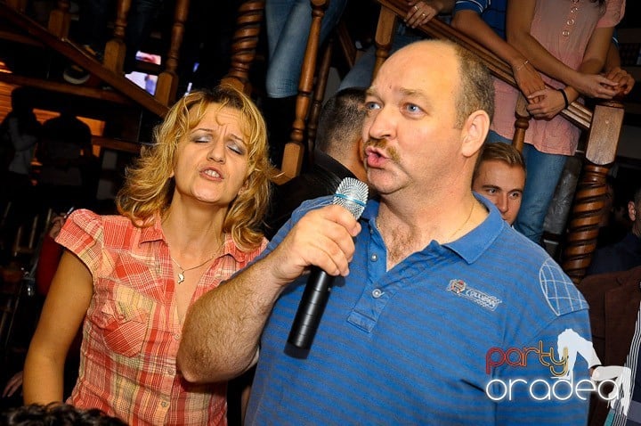 Karaoke Party în Zulu, Zulu Caffe