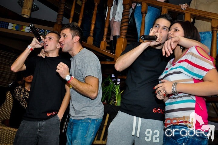 Karaoke Party în Zulu, Zulu Caffe