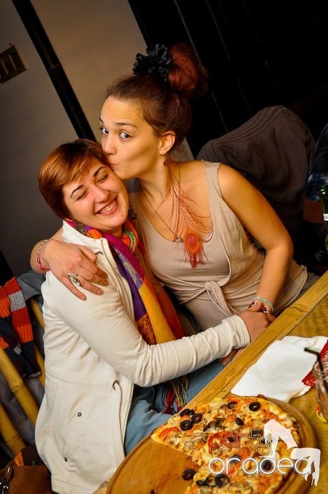 Karaoke Party în Zulu, Zulu Caffe