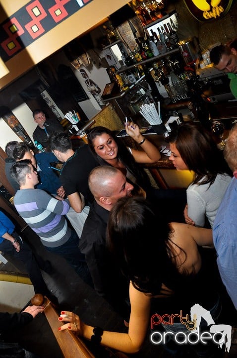 Karaoke Party în Zulu, Zulu Caffe