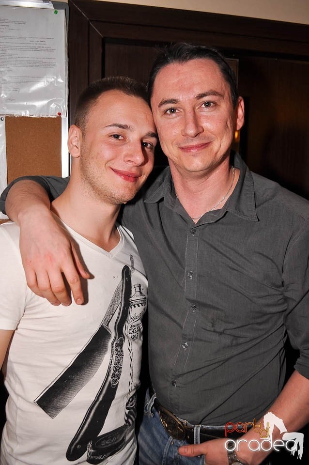 Karaoke Party în Zulu, Zulu Caffe