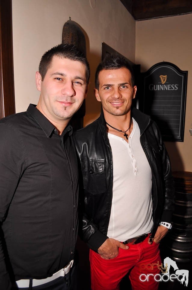 Karaoke Party în Zulu, Zulu Caffe