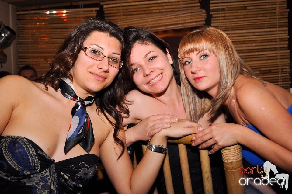 Karaoke Party în Zulu, Zulu Caffe