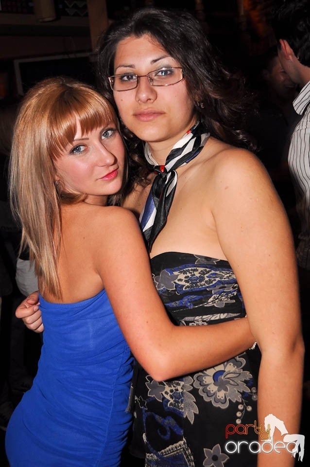 Karaoke Party în Zulu, Zulu Caffe