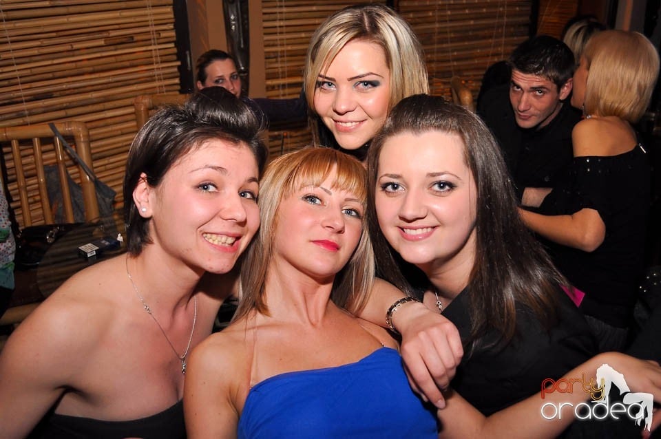 Karaoke Party în Zulu, Zulu Caffe