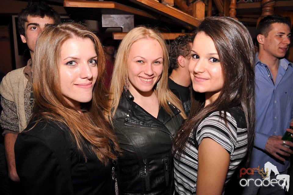 Karaoke Party în Zulu, Zulu Caffe