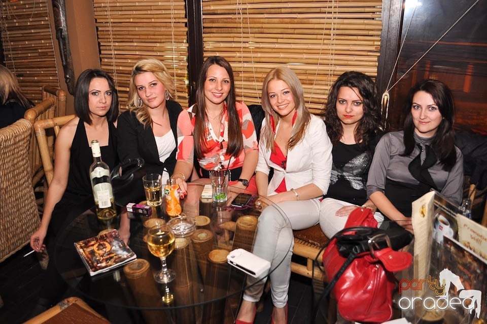 Karaoke Party în Zulu, Zulu Caffe