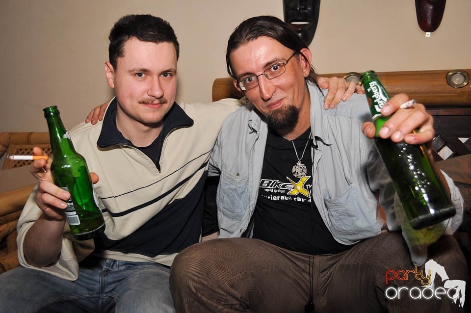 Karaoke Party în Zulu, Zulu Caffe