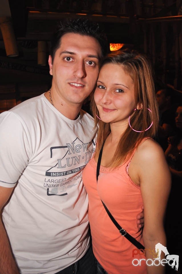 Karaoke Party în Zulu, Zulu Caffe