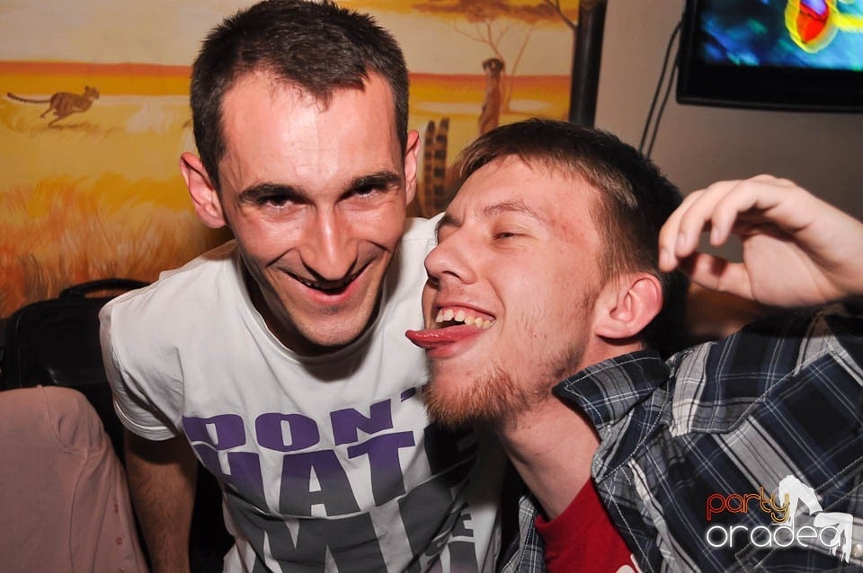 Karaoke Party în Zulu, Zulu Caffe