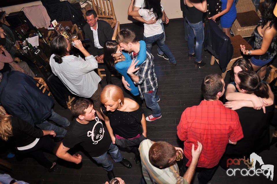 Karaoke Party în Zulu, Zulu Caffe