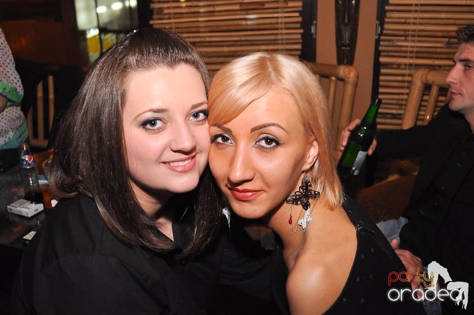 Karaoke Party în Zulu, Zulu Caffe