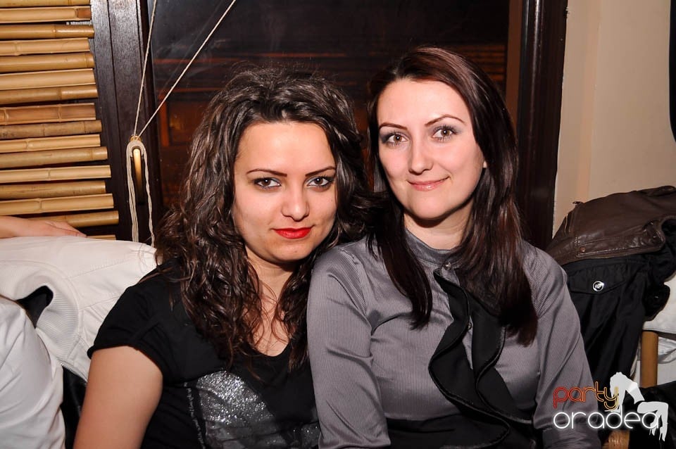 Karaoke Party în Zulu, Zulu Caffe