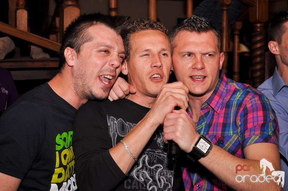 Karaoke Party în Zulu, Zulu Caffe