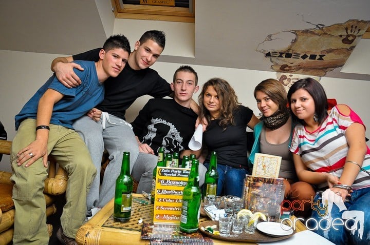 Karaoke Party în Zulu, Zulu Caffe