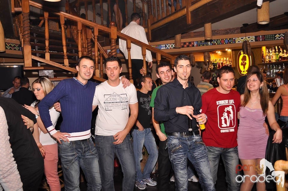 Karaoke Party în Zulu, Zulu Caffe