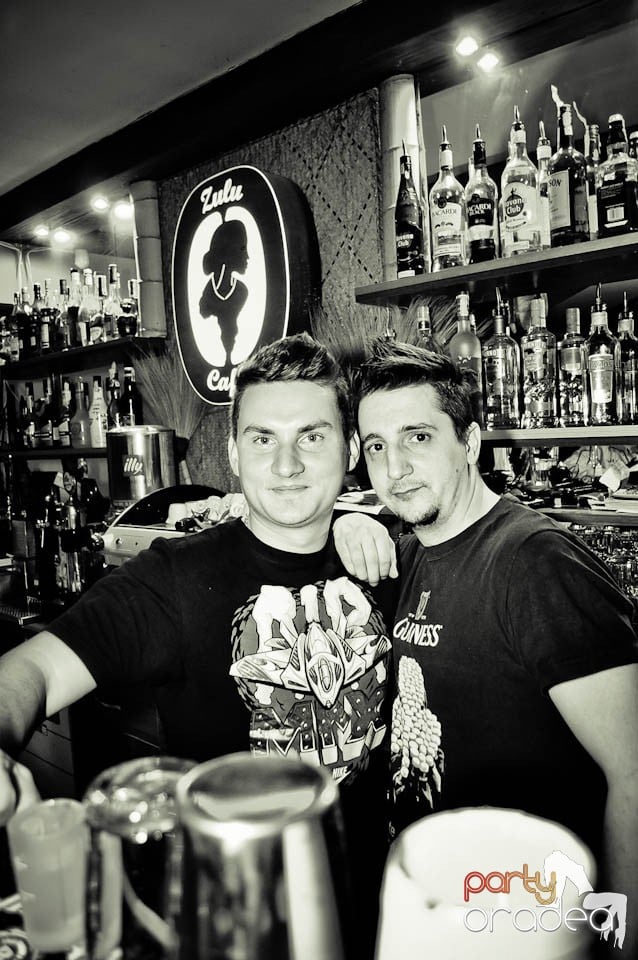 Karaoke Party în Zulu, Zulu Caffe