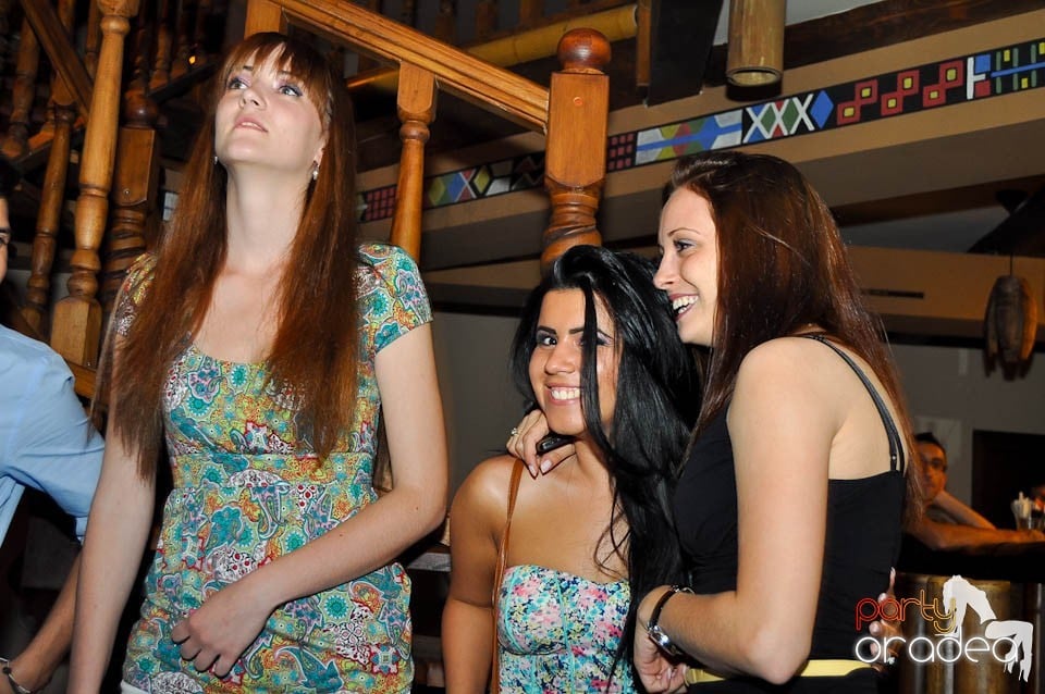 Karaoke Party în Zulu, Zulu Caffe