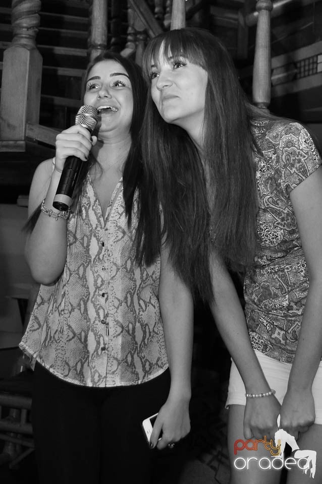 Karaoke Party în Zulu, Zulu Caffe