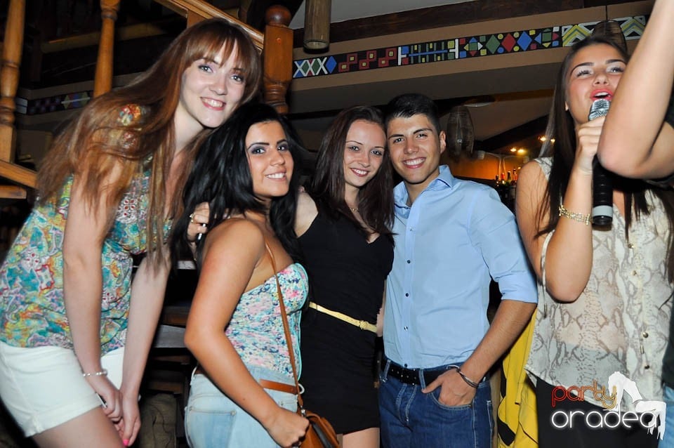 Karaoke Party în Zulu, Zulu Caffe