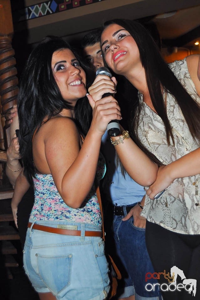 Karaoke Party în Zulu, Zulu Caffe