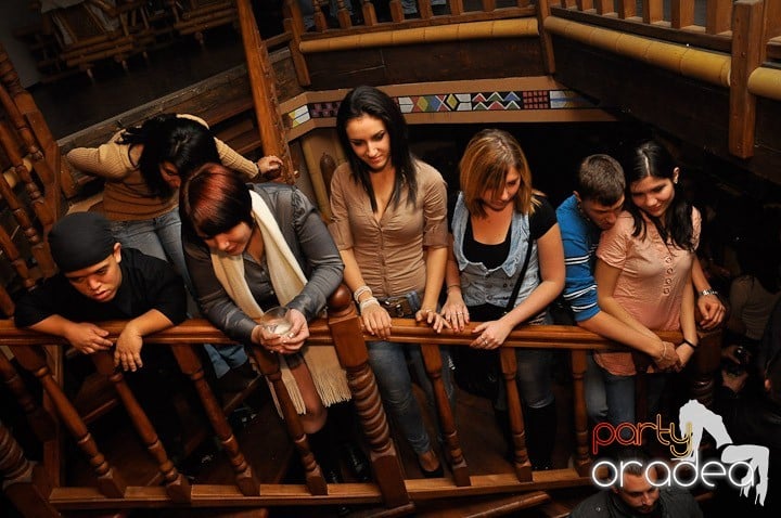 Karaoke Party în Zulu, Zulu Caffe