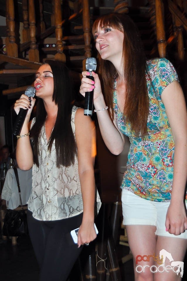 Karaoke Party în Zulu, Zulu Caffe