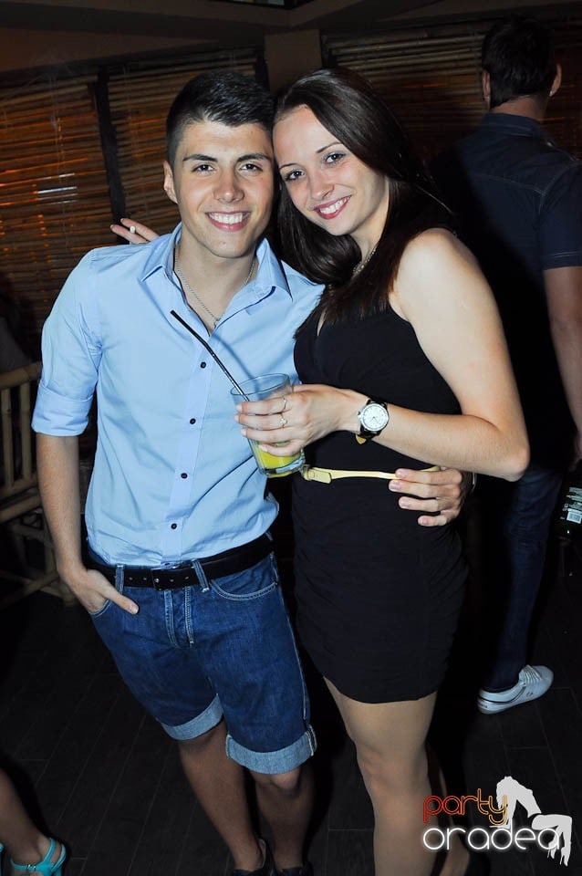 Karaoke Party în Zulu, Zulu Caffe