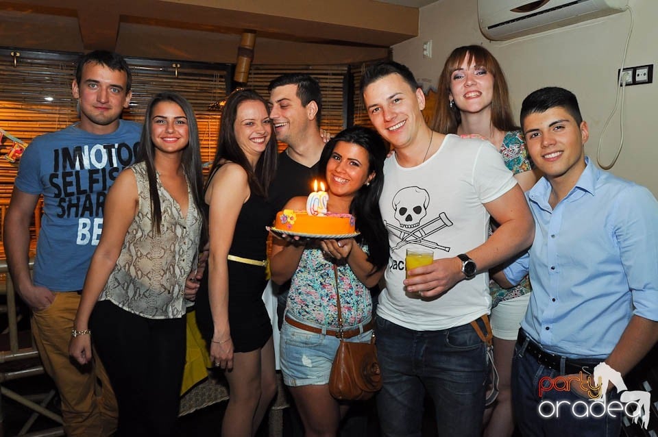 Karaoke Party în Zulu, Zulu Caffe