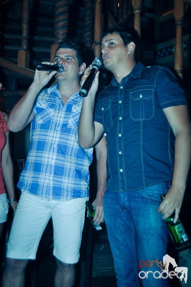 Karaoke Party în Zulu, Zulu Caffe